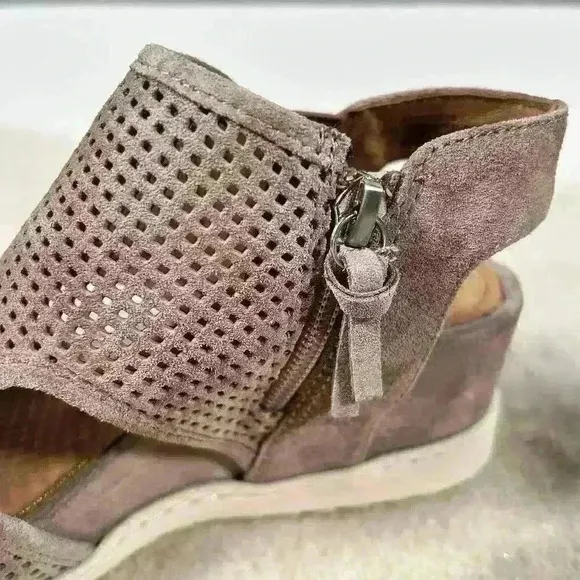 SOFFT Shandi Platform Wedge Leather Sandal Ankle Zip Lilac Purple Women Size 6