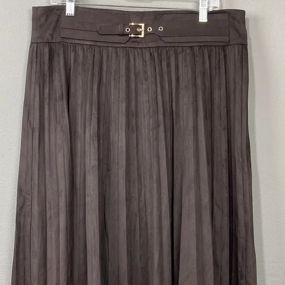 Soft Surroundings Pleated Skirt Size L Faux Suede A-Line Midi Brown Western Boho