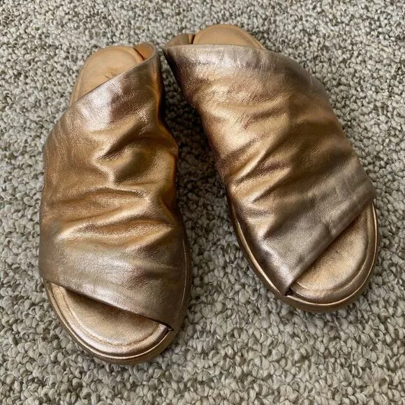 🛑SOLD🛑 Marsèll Metallic Sandals Size 39 or 8.5 Rose Gold Leather Bohemian