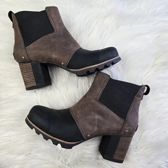 Sorel Addington Chelsea boots size 9