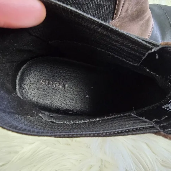 Sorel Addington Chelsea boots size 9