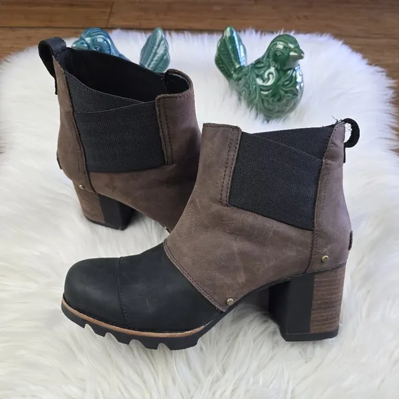 Sorel Addington Chelsea boots size 9