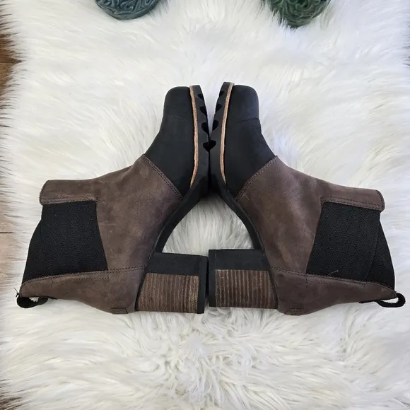 Sorel Addington Chelsea boots size 9