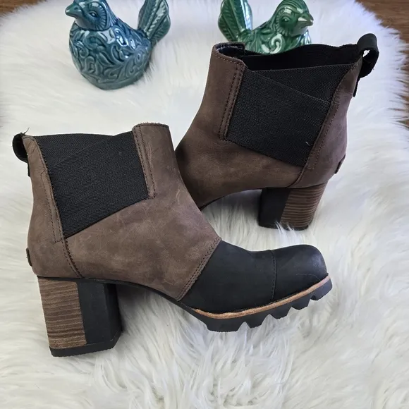 Sorel Addington Chelsea boots size 9