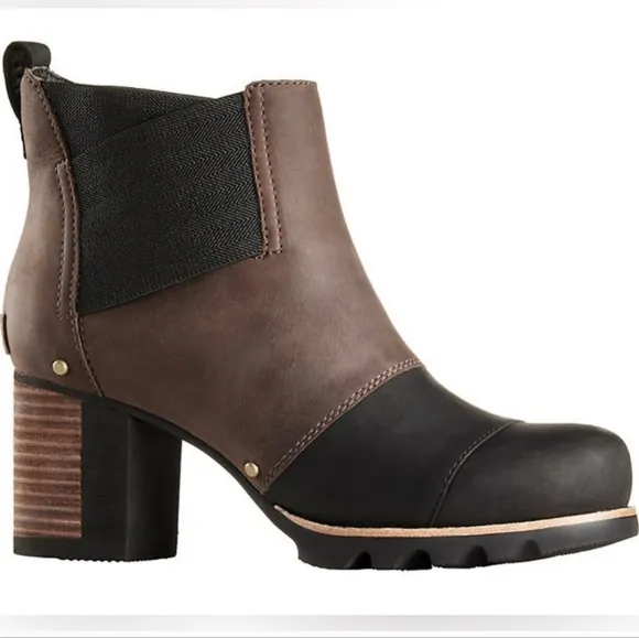 Sorel Addington Chelsea boots size 9