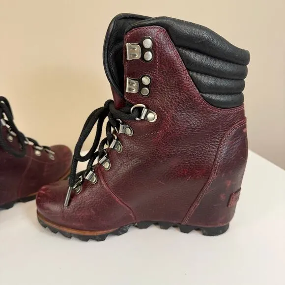 Sorel Conquest Wedge Lace Up Ankle Boots Womens 6.5 Burgundy Leather Waterproof