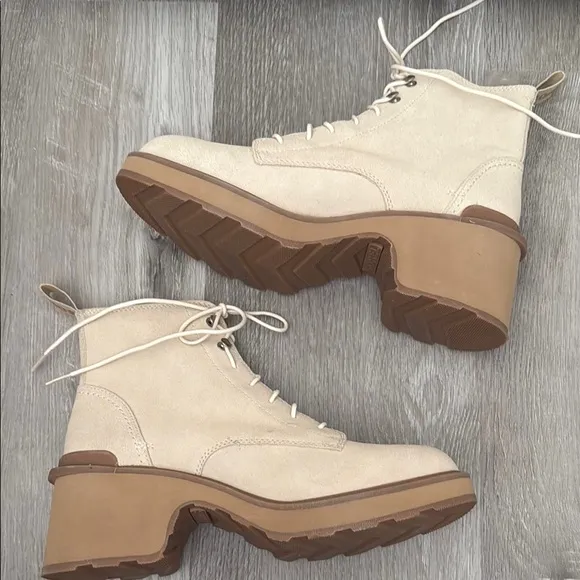 Sorel Hi-Line Heel Cream Lace Up Boots with Chunky Heel