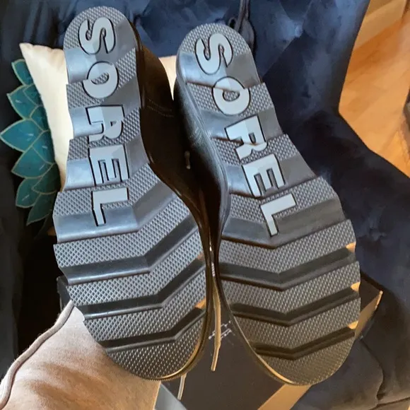 Sorel Joan of Artic Grey Boots SZ 10.5 NEW