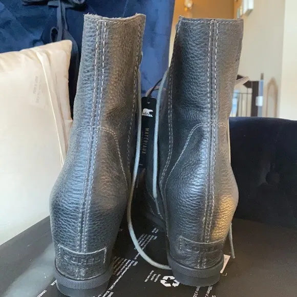 Sorel Joan of Artic Grey Boots SZ 10.5 NEW