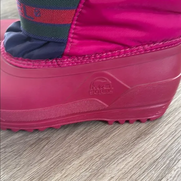Sorel Kids' Pink and Navy Winter Boots Rugged Canadian Original  NWT