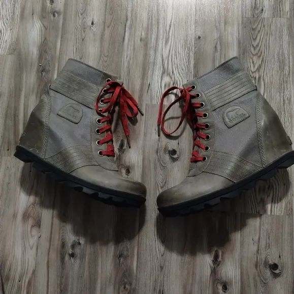 Sorel Lexie Gray Hidden Wedge Lace Up Boots Size 11 NL3046-051