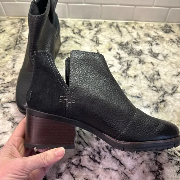 Sorel NL3383 Kate Cutout Black Waterproof Women’s Booties Size 7.5