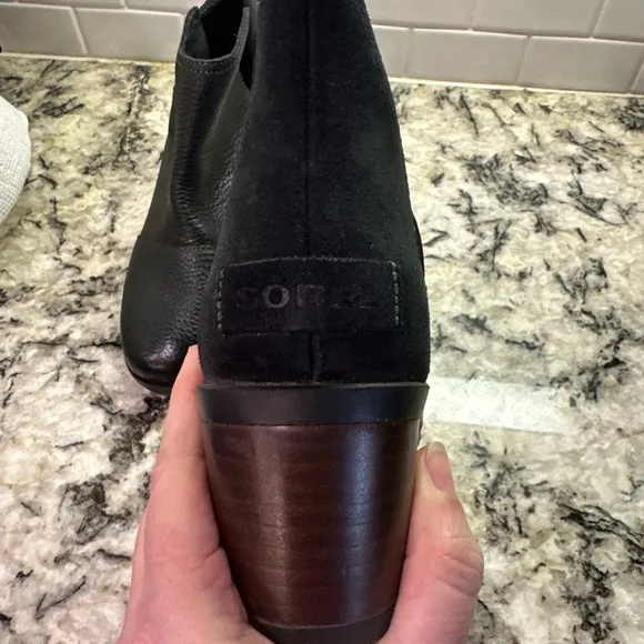 Sorel NL3383 Kate Cutout Black Waterproof Women’s Booties Size 7.5