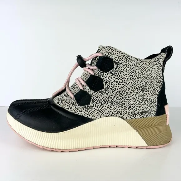 Sorel Out N About Classic Waterproof Black Chalk Unisex Suede Sporty Youth Boots