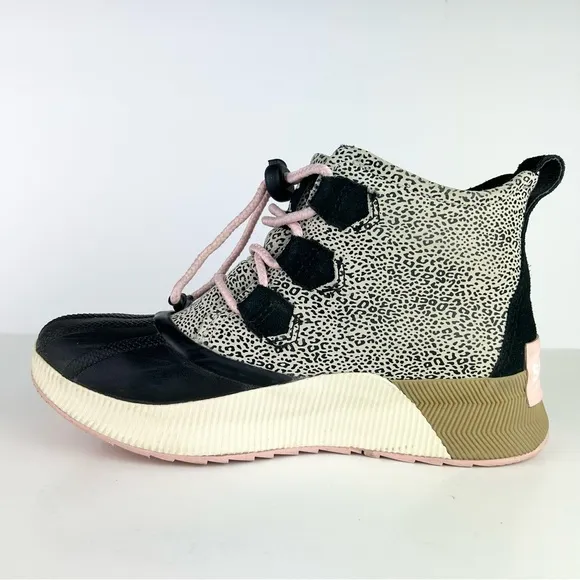 Sorel Out N About Classic Waterproof Black Chalk Unisex Suede Sporty Youth Boots