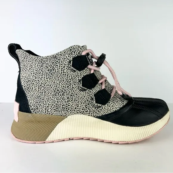 Sorel Out N About Classic Waterproof Black Chalk Unisex Suede Sporty Youth Boots