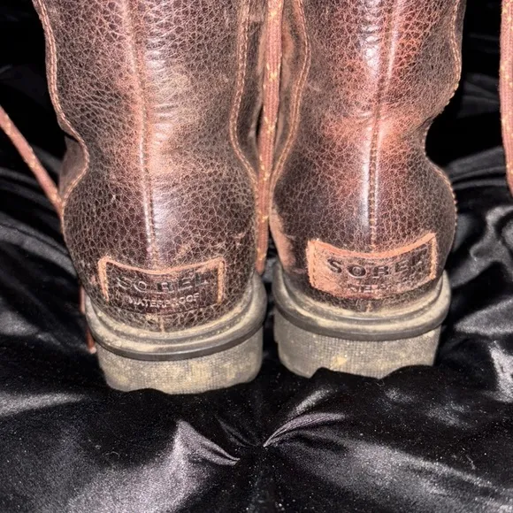 Sorel phoenix short lace boots waterproof