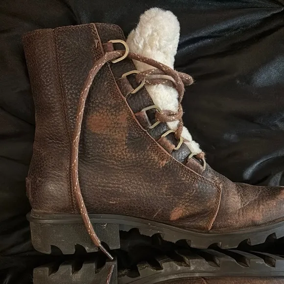 Sorel phoenix short lace boots waterproof