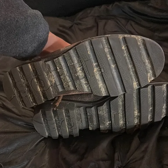 Sorel phoenix short lace boots waterproof
