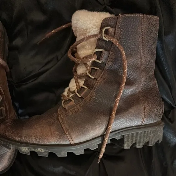 Sorel phoenix short lace boots waterproof