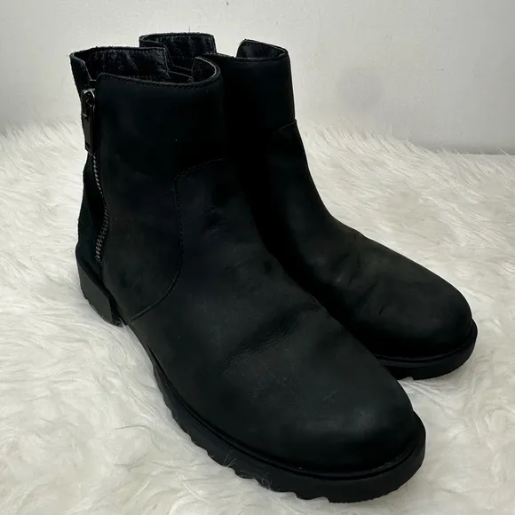 Sorel Women’s Emelie II Zip Waterproof Boots Size 8