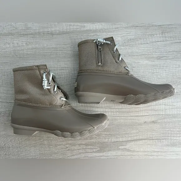 Sperry Women's Saltwater Waterproof Duck Boots Size 7.5