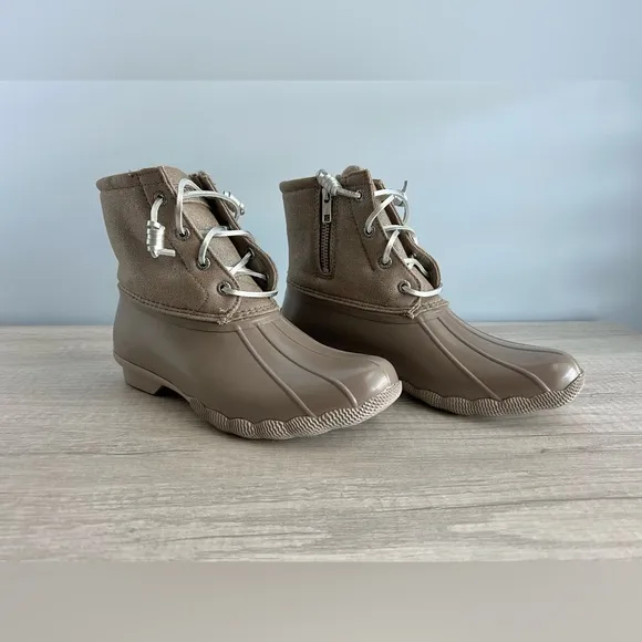 Sperry Women's Saltwater Waterproof Duck Boots Size 7.5