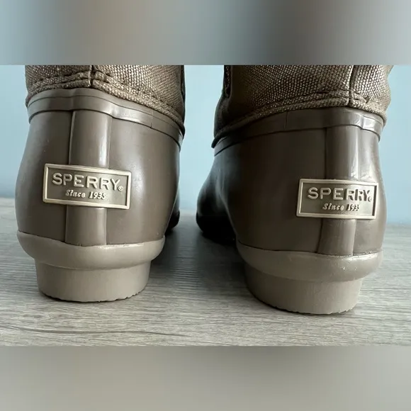Sperry Women's Saltwater Waterproof Duck Boots Size 7.5