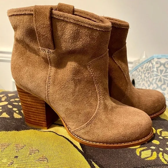 Splendid Tan Lakota Boots/Booties 5.5