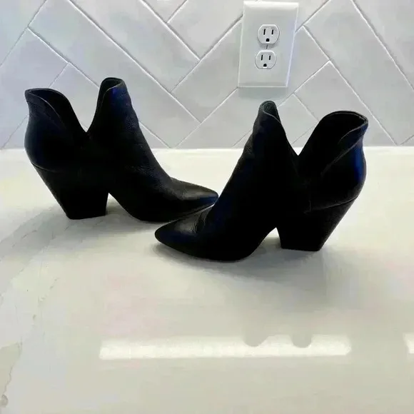 Splendid Women's Black Leather Ankle Booties Pointed Toe Size 9