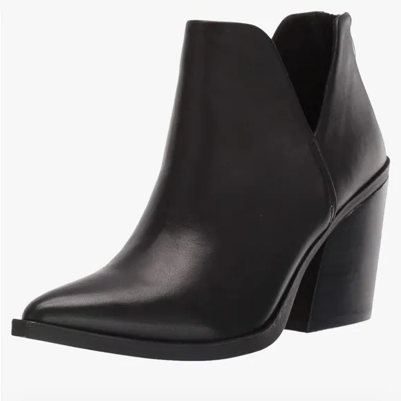 Steve Madden Alyse Side Cut Leather Bootie Black  Block Heel Pointy Boots