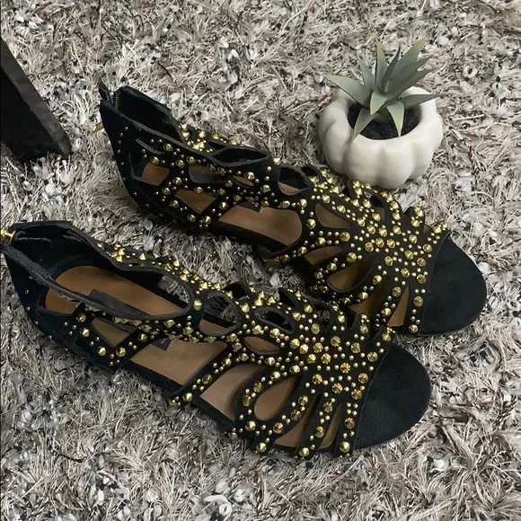Steve Madden‎ black and gold studded sandals