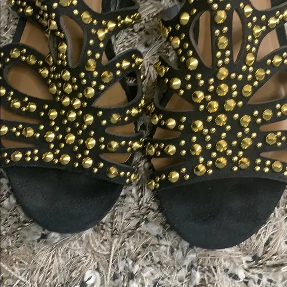 Steve Madden‎ black and gold studded sandals