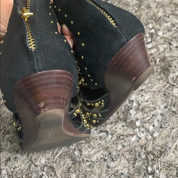Steve Madden‎ black and gold studded sandals