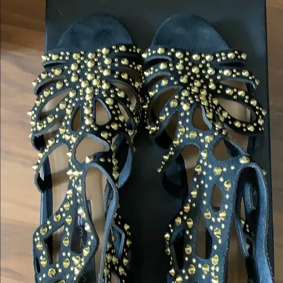 Steve Madden‎ black and gold studded sandals
