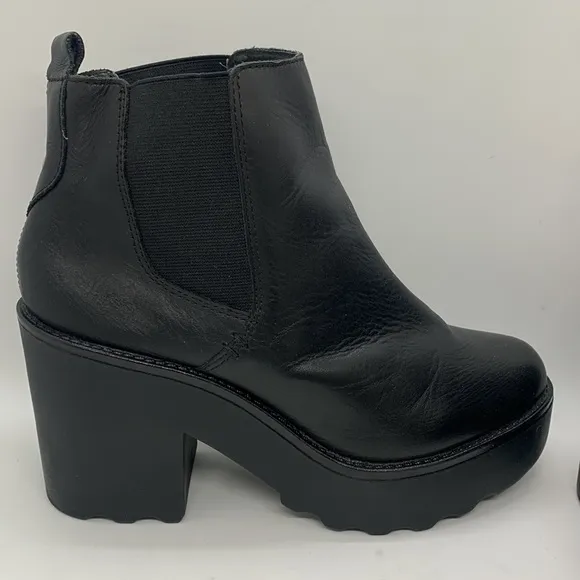 Steve Madden GRETTA Boots Black 9/39 Chunky Leather Chelsea Ankle Bootie Style