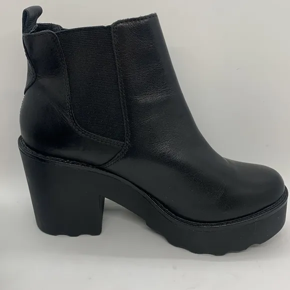 Steve Madden GRETTA Boots Black 9/39 Chunky Leather Chelsea Ankle Bootie Style