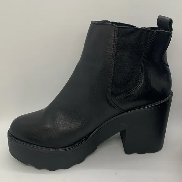 Steve Madden GRETTA Boots Black 9/39 Chunky Leather Chelsea Ankle Bootie Style