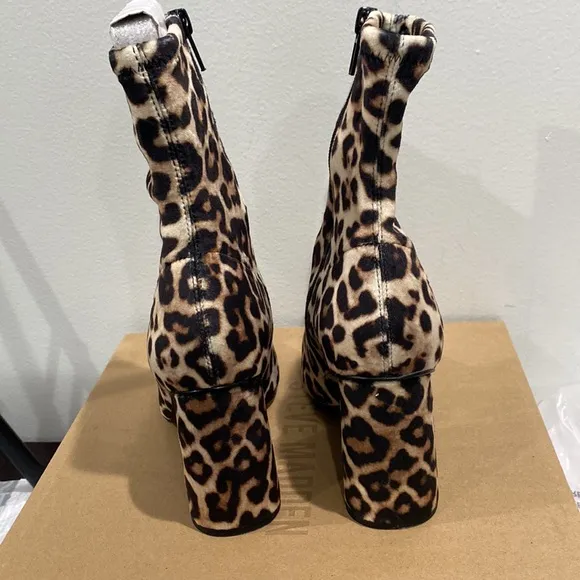 Steve Madden leopard print pointed boots