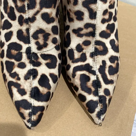 Steve Madden leopard print pointed boots