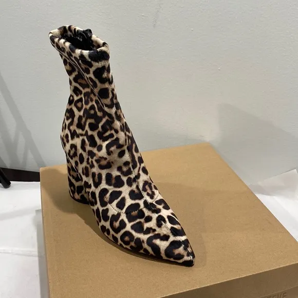 Steve Madden leopard print pointed boots