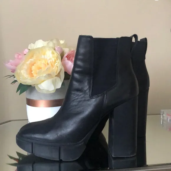 Steve Madden Revised Black Leather Chelsea Platform Chunky Heeled Ankle Boots