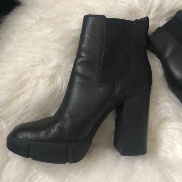 Steve Madden Revised Black Leather Chelsea Platform Chunky Heeled Ankle Boots