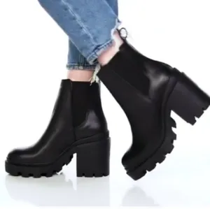 Steve Madden Roxie Chelsea Boots