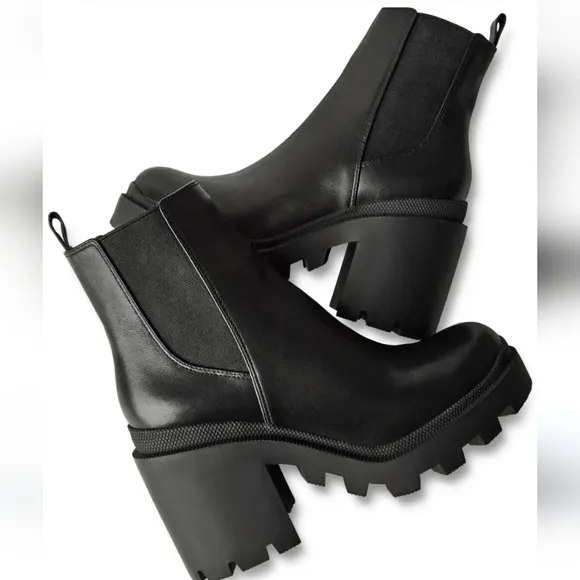 Steve Madden Roxie Chelsea Boots