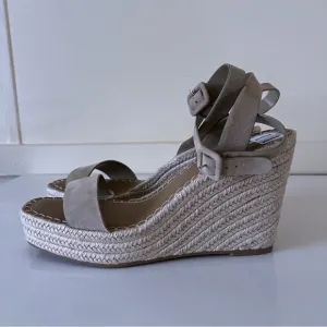 Steve Madden Women's Upstage Wedge Sandal size 11 NWOB