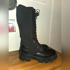Stretch calf combat style boots