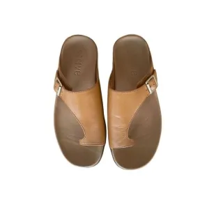 Strive Womens Tan Leather Comfortable and Arch Java Flat Sandal Size 9.5