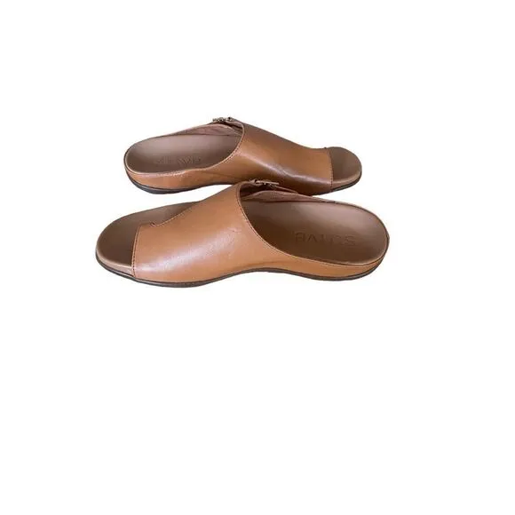 Strive Womens Tan Leather Comfortable and Arch Java Flat Sandal Size 9.5