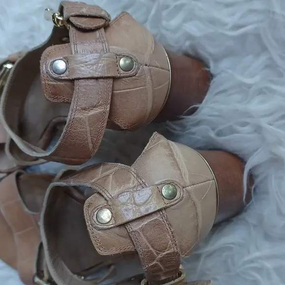 Stuart Weitzman  block sandals